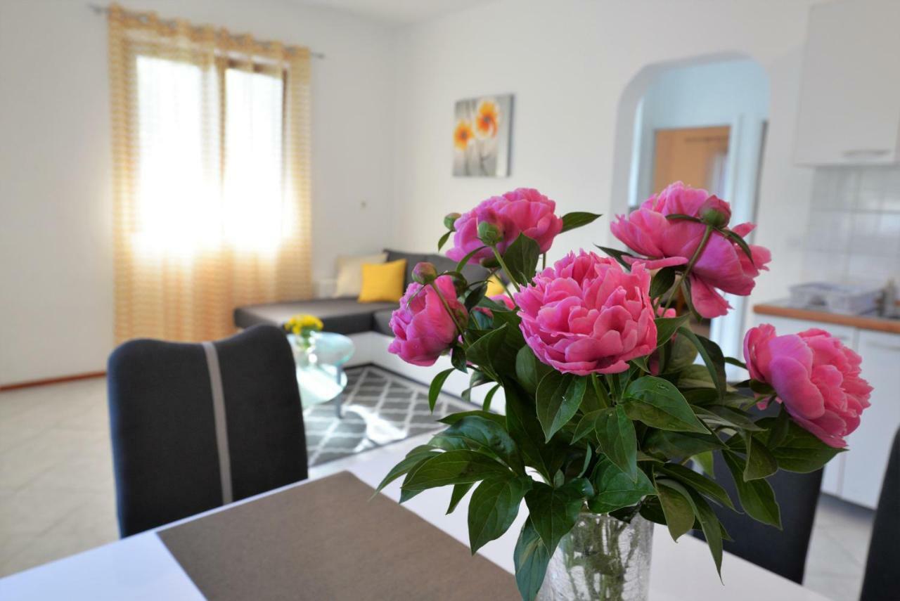 Apartment In มูร์แตร์ ภายนอก รูปภาพ